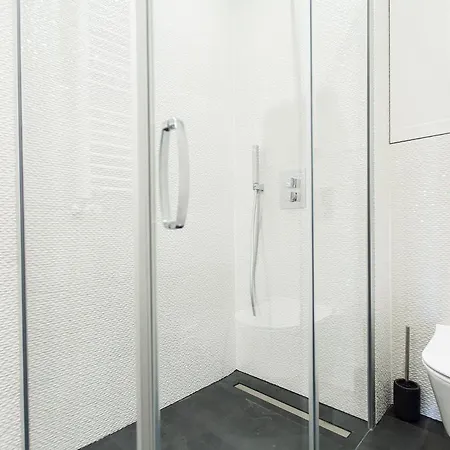 Homewell Maraton Gardens Апартаменти