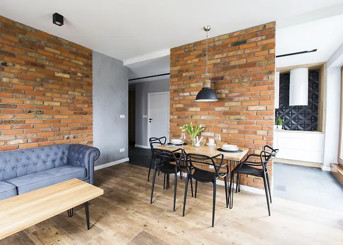 Апартаменти Homewell Maraton Gardens *