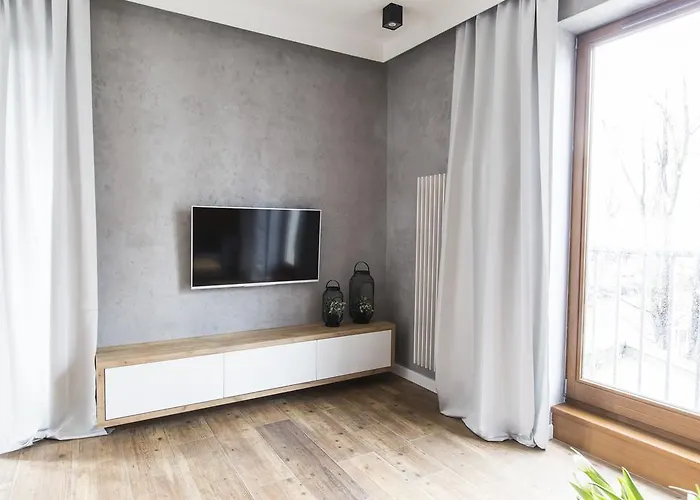 Homewell Maraton Gardens Апартаменти