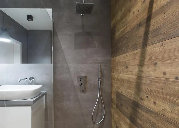 Homewell Maraton Gardens Апартаменти *