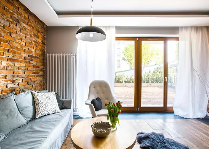 Homewell Maraton Gardens Апартаменти