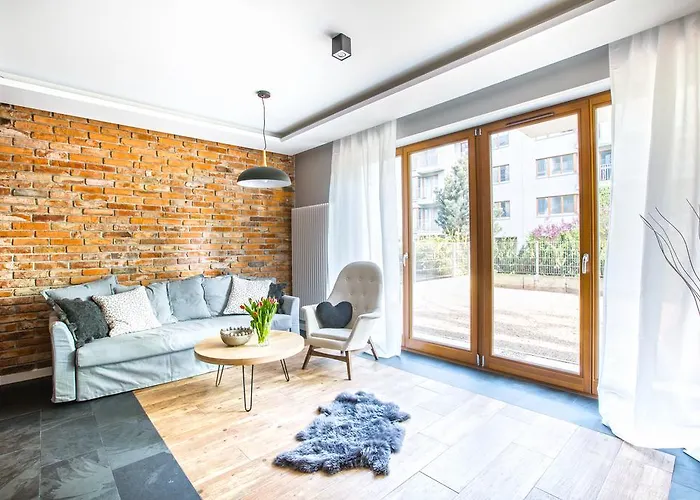 Homewell Maraton Gardens Апартаменти