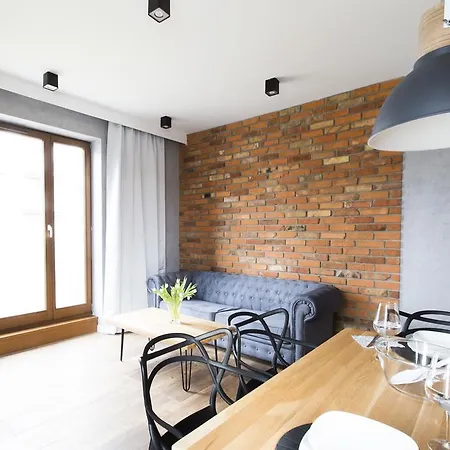 Homewell Maraton Gardens 아파트 포즈난